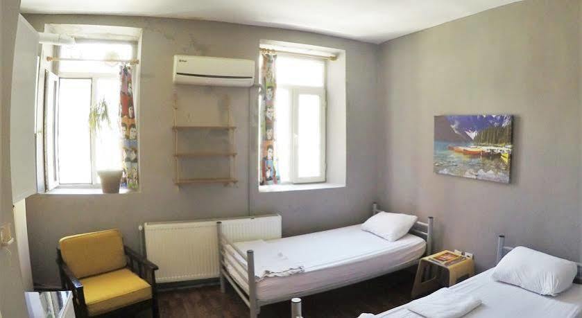 Eastwest Guesthouse Istanbul Eksteriør billede